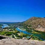 Golden Sleep Hostel *