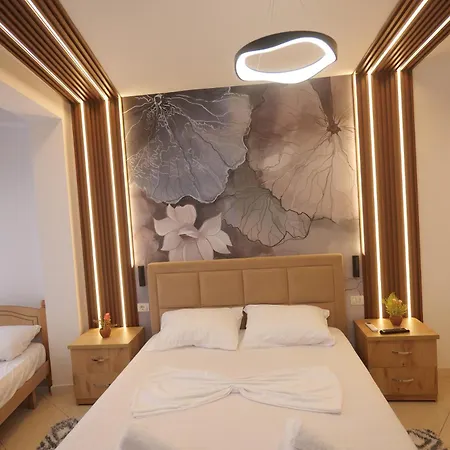 Hostel Golden Sleep Σκόδρα
