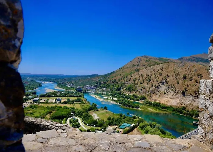 Golden Sleep Albergue *